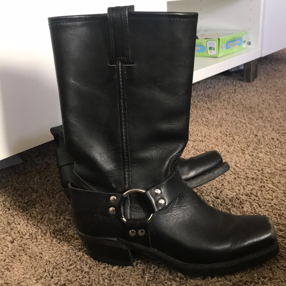 Frye black mid boot